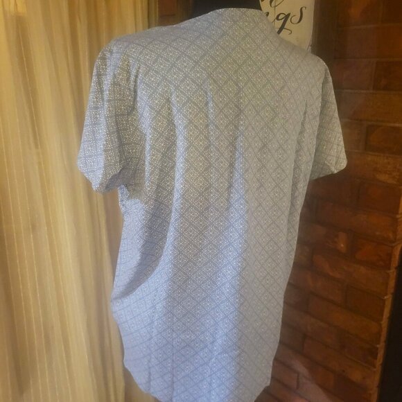 Blue Mountain Short Sleeve Blue & White V-Neck T-shirt - Never Worn - Size L - Picture 2 of 6